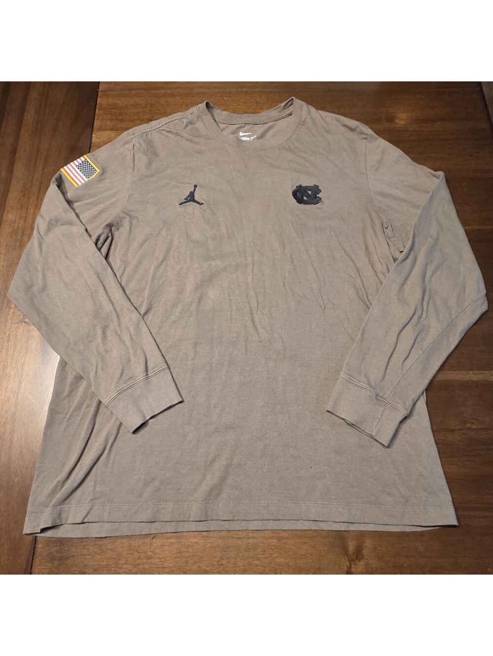 Jordan Nike UNC Tar Heels Long Sleeve Shirt Gray Mens XL Jumpman Graphic
